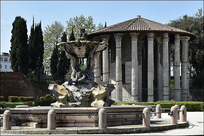 La fontaine des Tritons Le forum Boarium