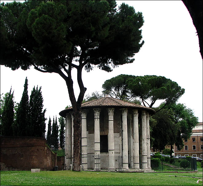 Le temple rond ou temple d'Hercule Vue du Forum Boarium