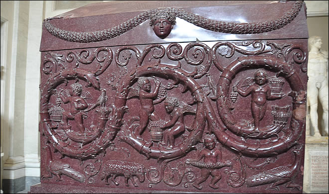Sarcophage en porphyre de Constance Les musées du Vatican