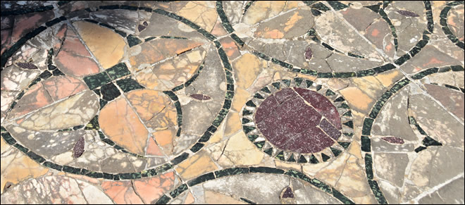 Sol en marbre polychrome de la maison d'Amour et Psyché à Ostia Antica La maison d'Amour et Psyché à Ostia Antica
