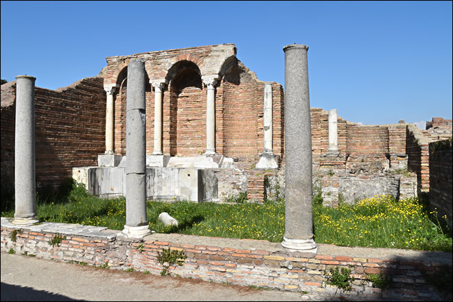 Le nymphée de la maison d'Amour et Psyché à Ostia Antica La maison d'Amour et Psyché à Ostia Antica