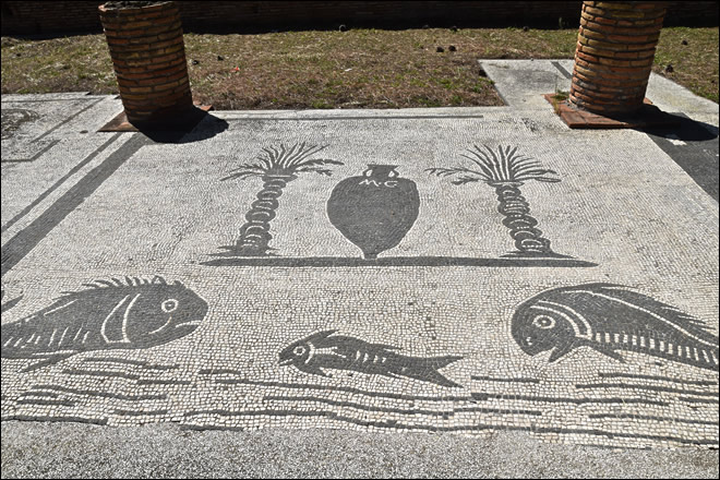 Mosaïque de la place des Corporations à Ostia Antica La place des Corporations à Ostia Antica