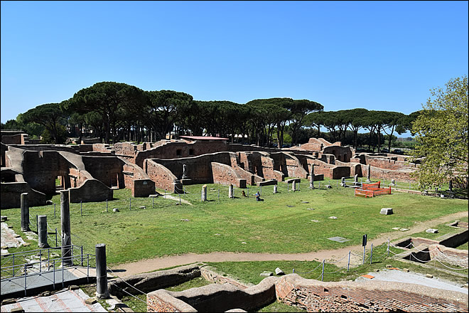 La palestre des thermes de Neptune à Ostia Antica Ostia Antica, les thermes de Neptune
