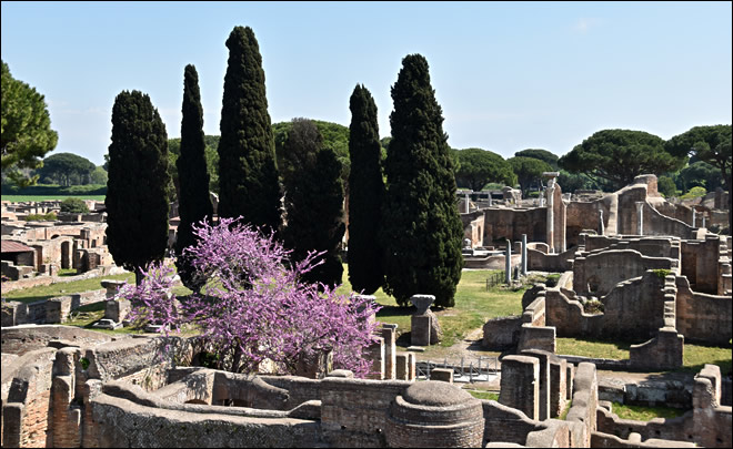 Vue d'Ostia Antica Vue d'Ostia Antica