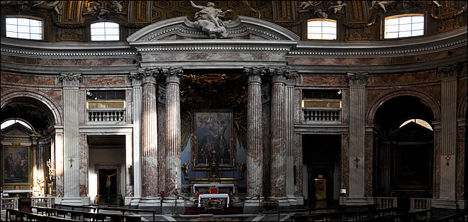 L'intérieur de l'église Saint André du Quirinal L'église Saint André du Quirinal