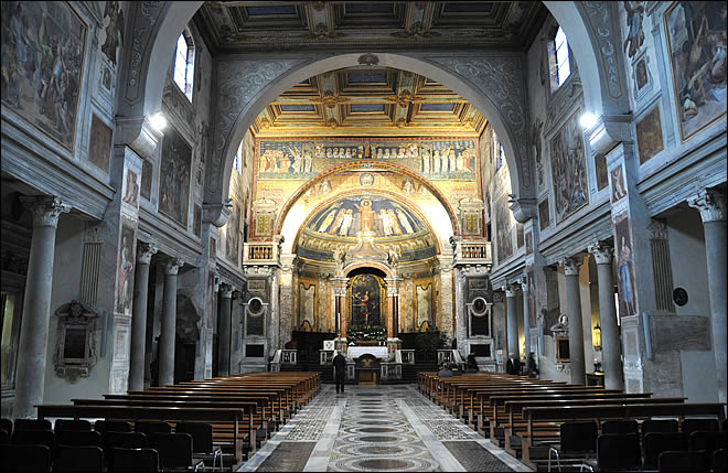 Vue de la nef de Sainte Praxède de Rome La basilique Sainte Praxède de Rome