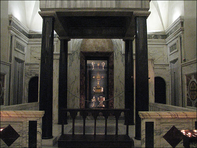 Reliquaire de l'église Santa Croce in Gerusalemme L'église Santa Croce in Gerusalemme