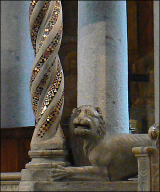 Le chandelier Pascal de Santa Maria in Cosmedin L'église Santa Maria in Cosmedin